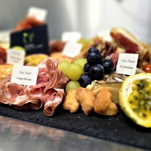 Coppa poivrée et Saint-Nectaire sur un plateau Chez Popol