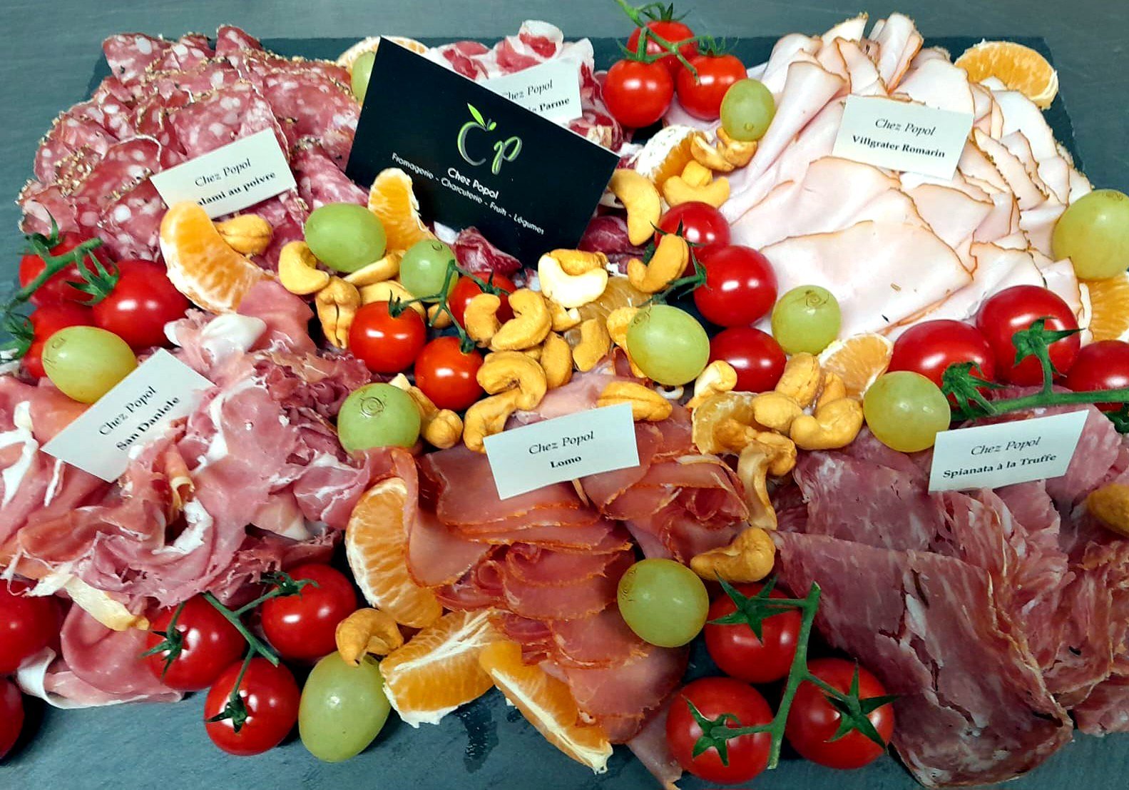 Plateau de charcuterie fine Chez Popol : San Daniele, lomo, spianata à la truffe