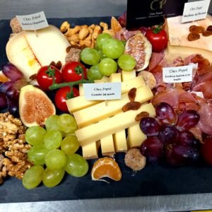 Plateau Chez Popol : comté 24 mois, brebis à l'Espelette, jambon italien à la truffe, figues