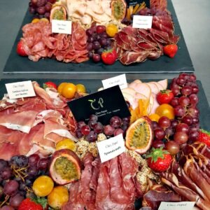 Plateaux de charcuterie fine Chez Popol : spianata à la truffe, coppa poivrée, jambons italiens